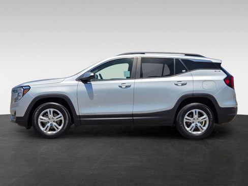 Used 2022 GMC Terrain SLE w/ Driver Convenience Package AWD/4WD image 8