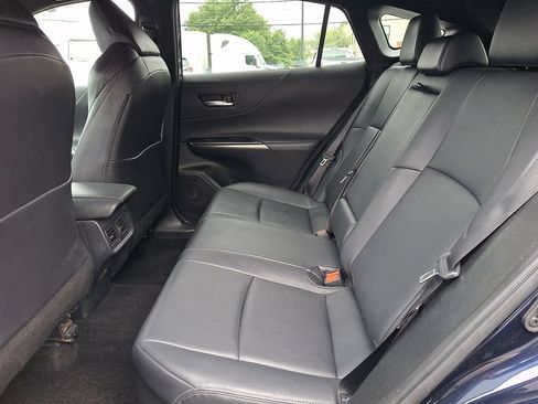Used 2023 Toyota Venza XLE AWD/4WD image 12