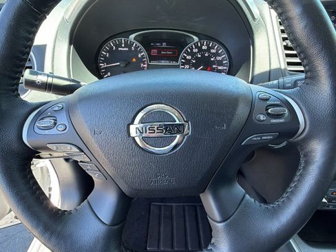 Used 2020 Nissan Pathfinder SL w/ Cargo Package AWD/4WD image 18