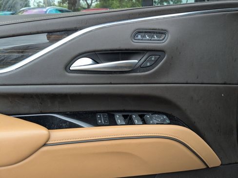 Used 2023 Cadillac Escalade ESV Premium Luxury AWD/4WD image 11