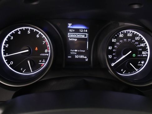 Used 2024 Toyota Camry SE FWD image 4