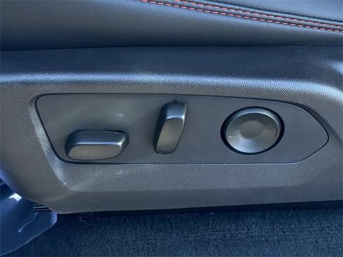 Used 2025 Chevrolet Colorado Z71 w/ Z71 Convenience Package 2 image 24