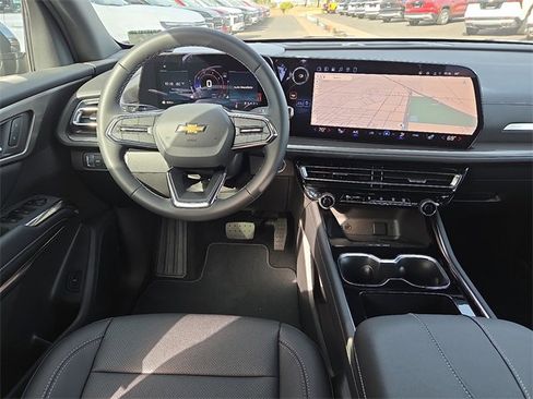 New 2026 Chevrolet Traverse LT image 9