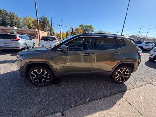 Used 2017 Jeep Compass Limited AWD/4WD image 4
