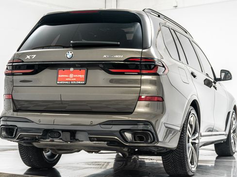 Used 2026 BMW X7 xDrive40i w/ M Sport Package AWD/4WD image 9