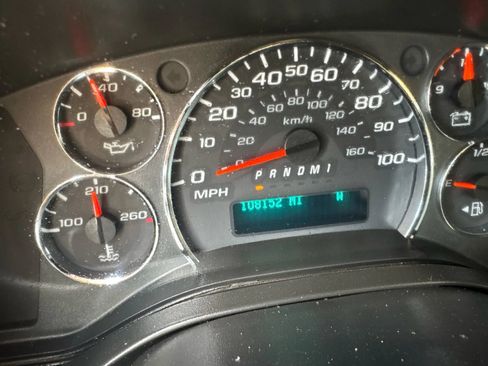 Used 2011 Chevrolet Express 2500 LS image 40