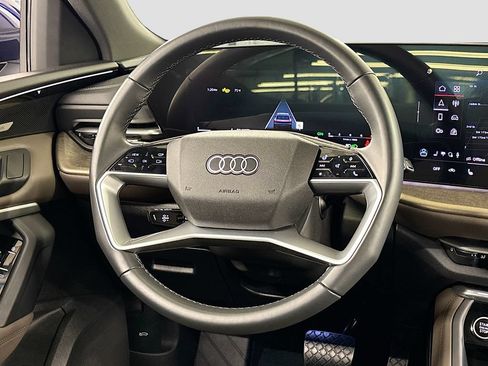 Certified 2025 Audi Q5 Premium w/ Premium Plus AWD/4WD image 18