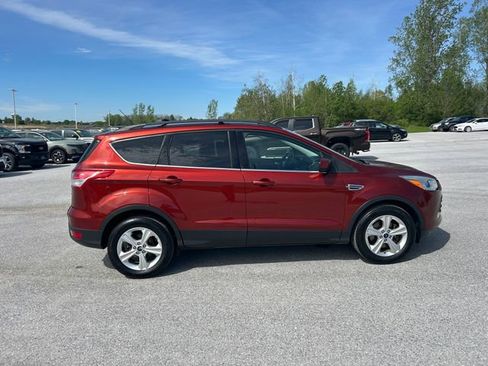 Used 2016 Ford Escape SE w/ Equipment Group 201A AWD/4WD image 2