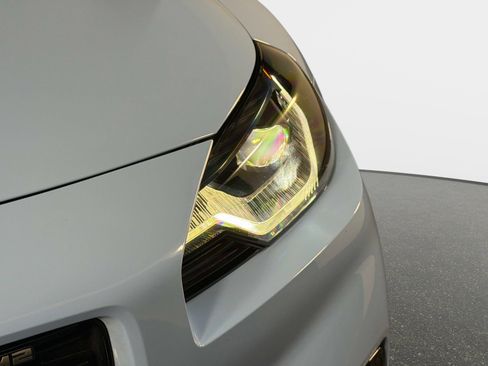 Used 2023 BMW M2 w/ Lighting Package RWD image 10