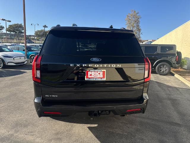 Certified 2025 Ford Expedition Active AWD/4WD image 3