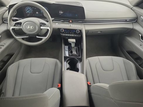 Used 2025 Hyundai Elantra SEL FWD image 10