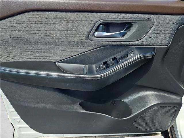 Used 2021 Nissan Rogue SV FWD image 10