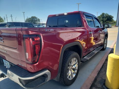 Used 2021 GMC Sierra 1500 SLT AWD/4WD image 3