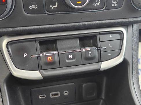 Used 2023 GMC Terrain SLE w/ Driver Convenience Package image 33