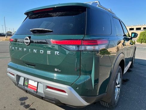 Certified 2023 Nissan Pathfinder SL FWD image 6