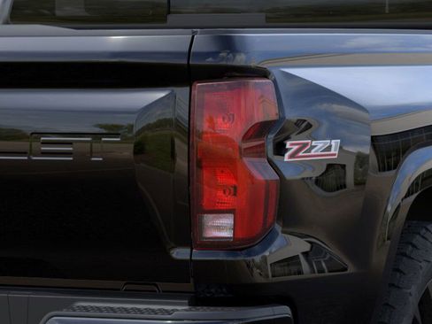 New 2025 Chevrolet Colorado Z71 w/ Technology Package AWD/4WD image 11