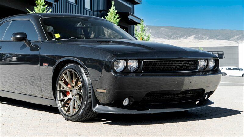 Used 2014 Dodge Challenger SRT8 w/ Harman/Kardon Audio Group RWD image 9