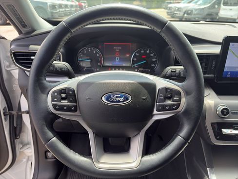 Used 2023 Ford Explorer XLT w/ Equipment Group 202A AWD/4WD image 6