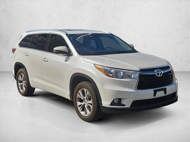 Used 2015 Toyota Highlander XLE FWD image 3