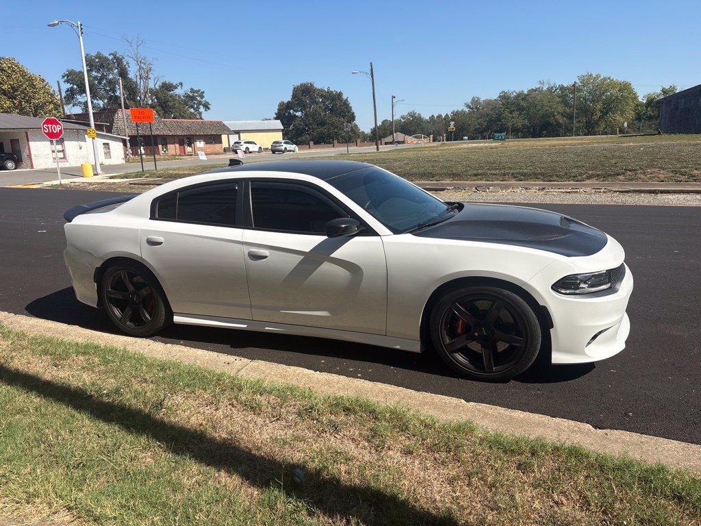 Used 2017 Dodge Charger SRT w/ Harman/Kardon Audio Group RWD image 9
