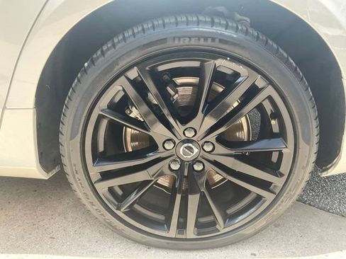 Certified 2023 Volvo S60 T8 Ultimate w/ Climate Package AWD/4WD image 9
