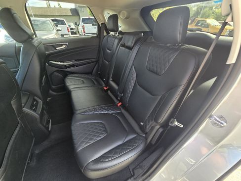 Used 2024 Ford Edge Titanium image 17