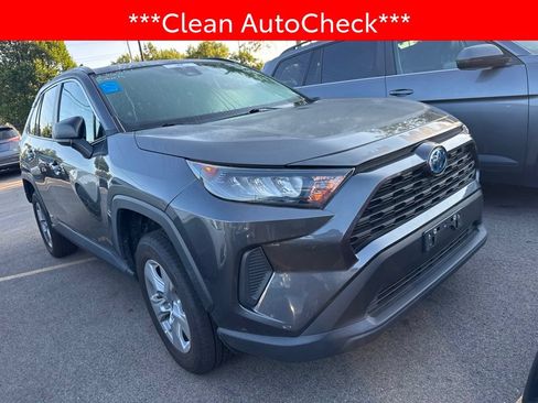 Used 2022 Toyota RAV4 LE AWD/4WD image 3