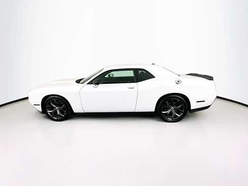 Used 2019 Dodge Challenger R/T RWD image 4