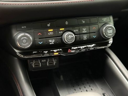 Used 2026 Dodge Durango GT w/ Blacktop Package AWD/4WD image 14