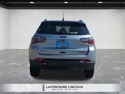 Used 2023 Jeep Compass Trailhawk image 4