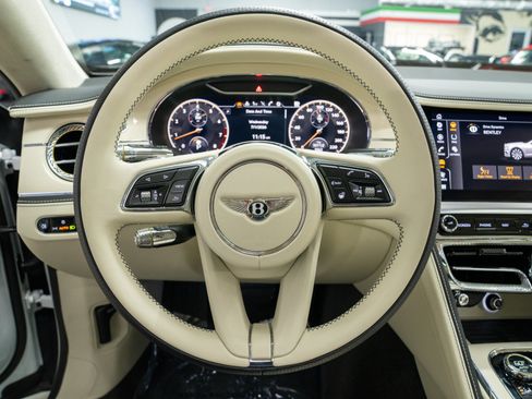 Used 2024 Bentley Flying Spur V8 AWD/4WD image 14
