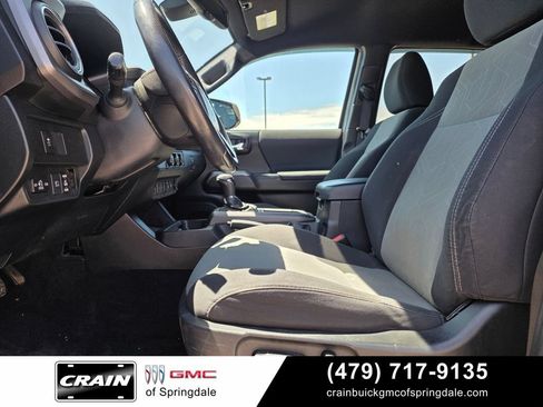 Used 2021 Toyota Tacoma TRD Sport w/ Technology Package RWD image 11