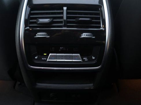 Used 2025 BMW X5 xDrive40i w/ Climate Comfort Package image 28