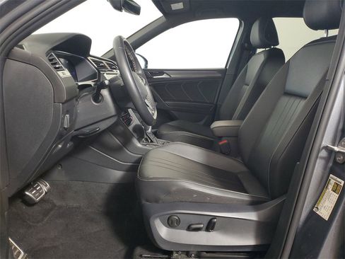 Used 2023 Volkswagen Tiguan SE R-Line image 12