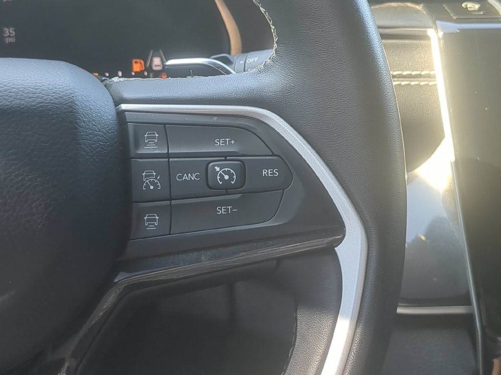 Used 2022 Jeep Grand Cherokee L Laredo AWD/4WD image 18