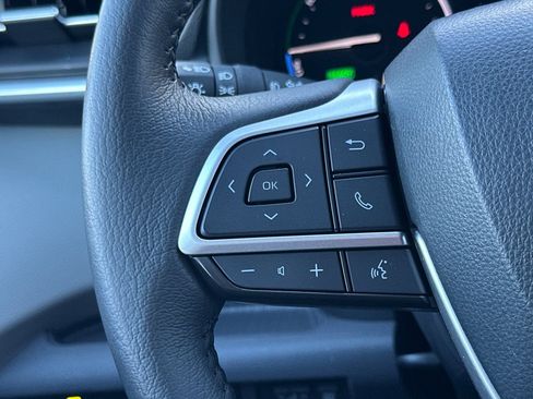 Certified 2024 Toyota Sienna XLE image 30