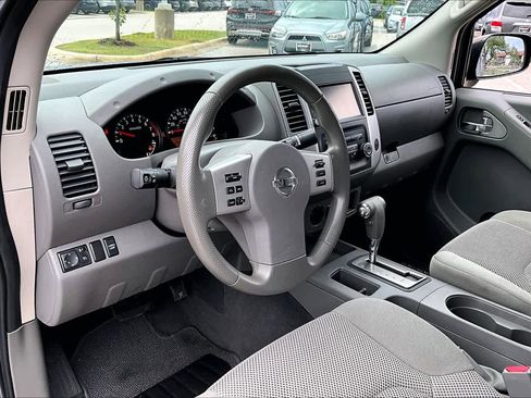 Used 2019 Nissan Frontier SV image 18