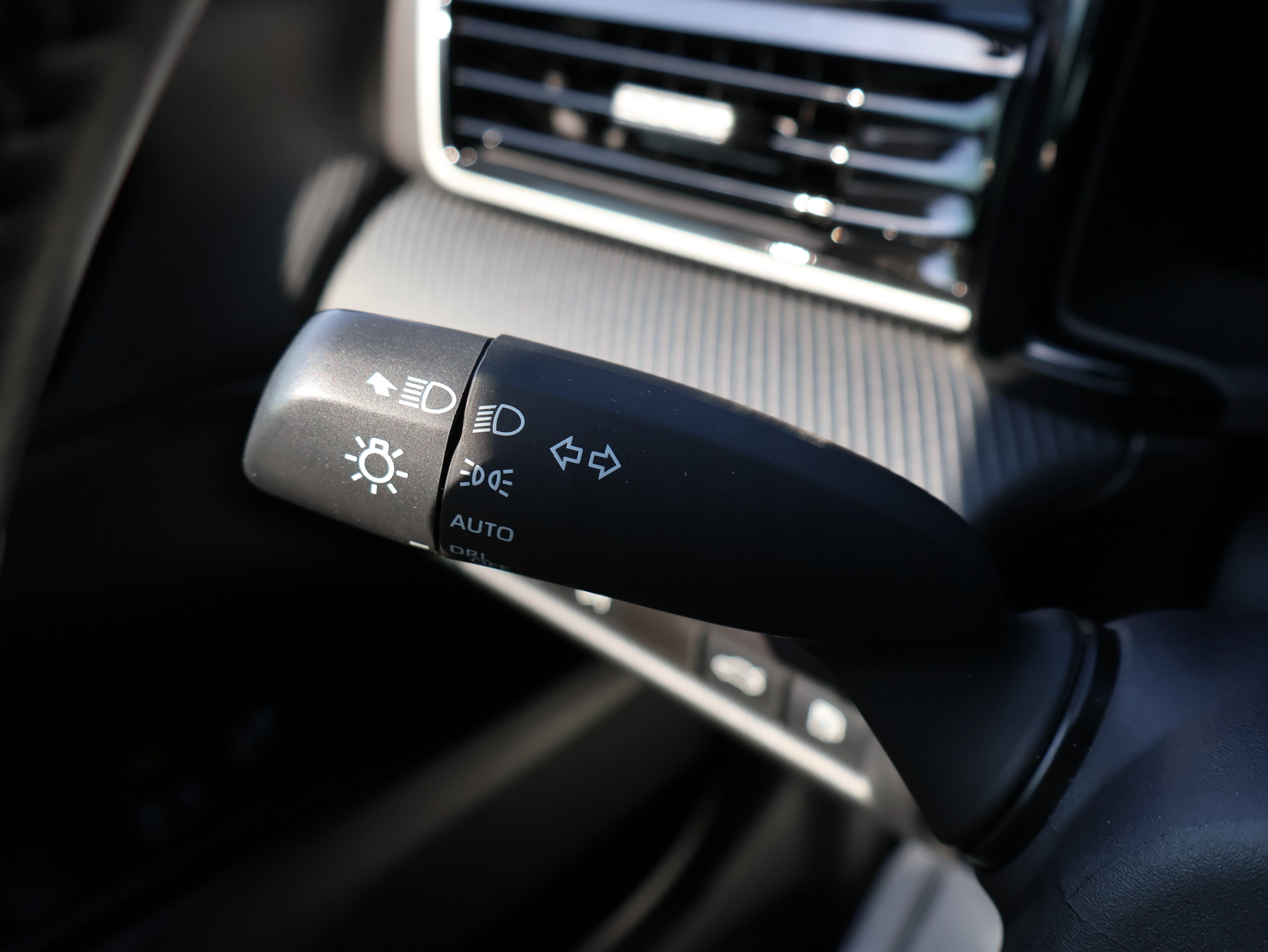 Used 2025 Toyota Camry SE FWD image 28