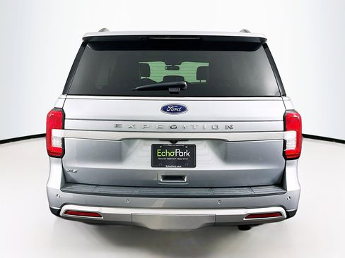 Used 2024 Ford Expedition XLT image 7