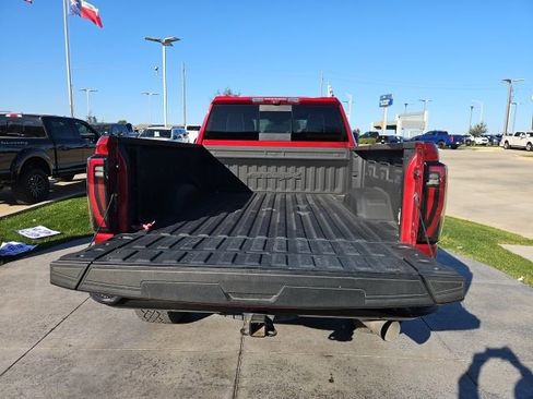 Used 2024 GMC Sierra 2500 AT4X image 8