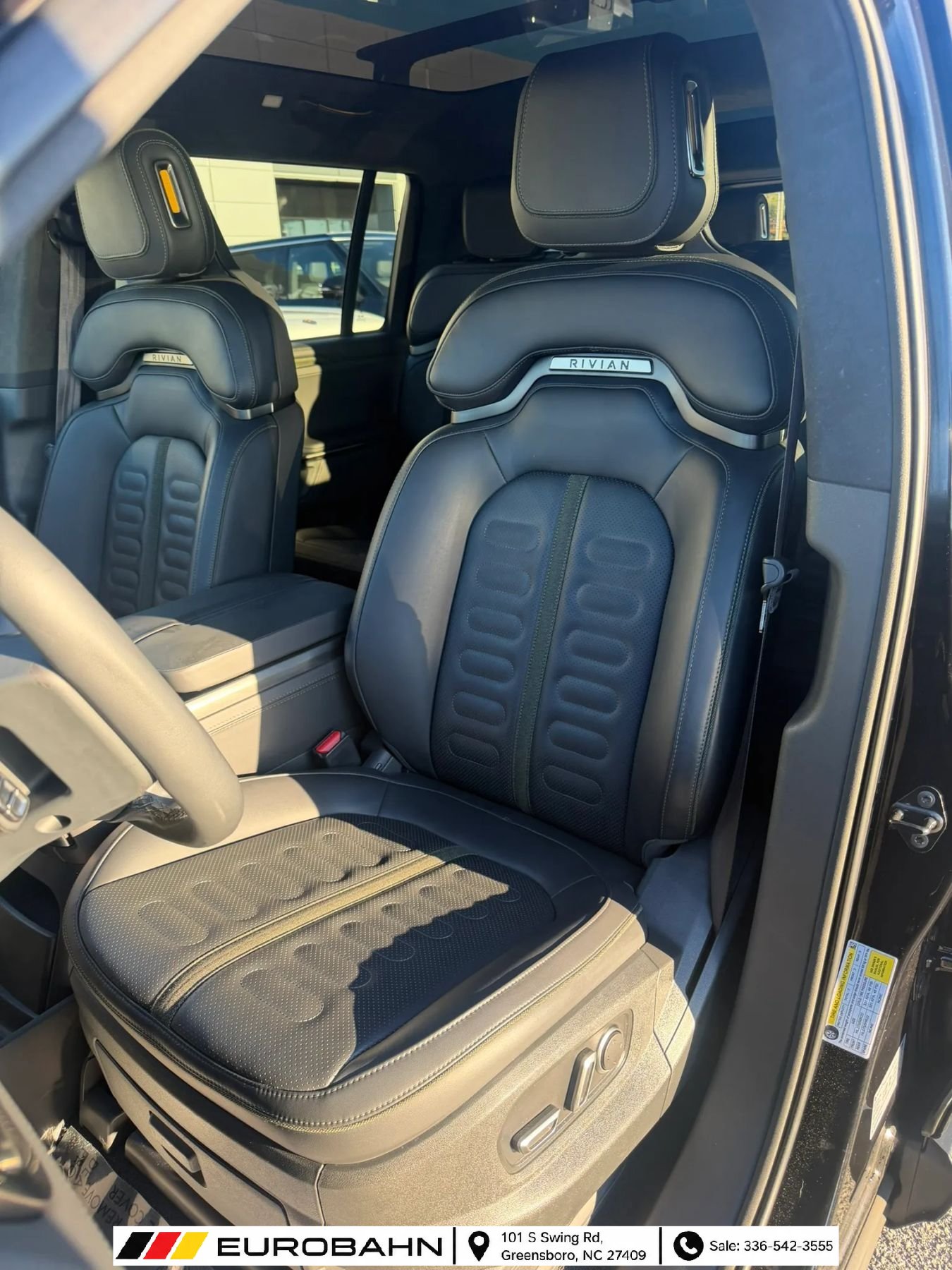 Used 2025 Rivian R1S Adventure Dual AWD/4WD image 7