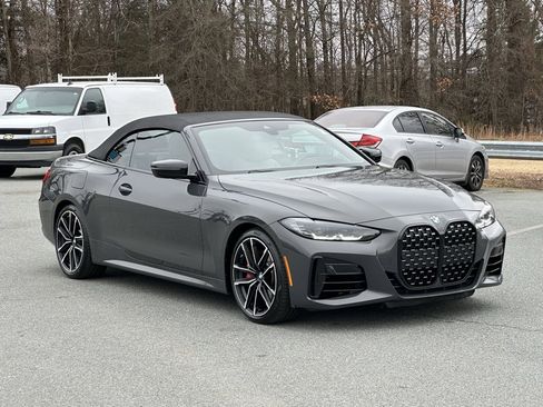 Used 2023 BMW M440i Convertible w/ Premium Package image 10