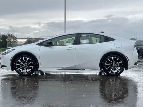 New 2026 Toyota Prius XSE image 7
