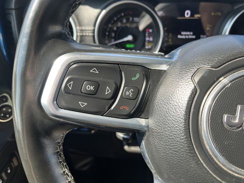 Used 2022 Jeep Wrangler Unlimited Sahara w/ Cold Weather Group image 17