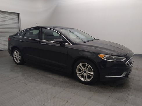 Used 2018 Ford Fusion SE w/ Fusion SE Technology Package image 11