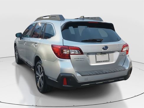 Used 2018 Subaru Outback 2.5i Limited image 5