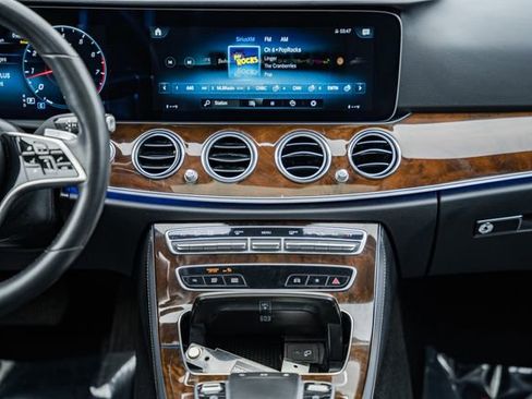 Used 2023 Mercedes-Benz E 350 4MATIC Sedan image 21