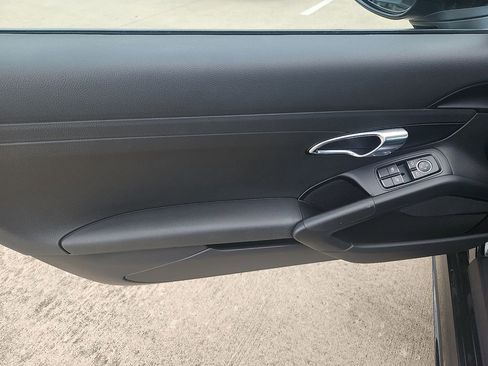 Certified 2018 Porsche 718 Cayman image 11