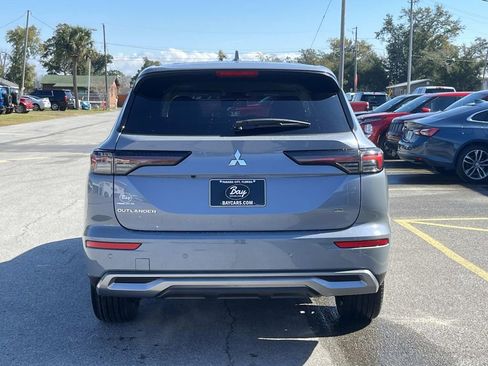 New 2026 Mitsubishi Outlander SE FWD image 3
