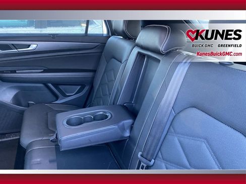 Used 2025 Volkswagen Atlas Cross Sport SE image 31